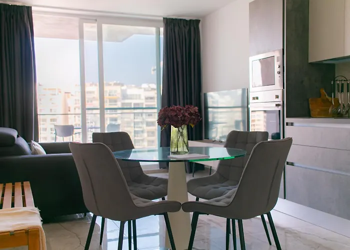 Spinola Seafront Deluxe Saint Julian's