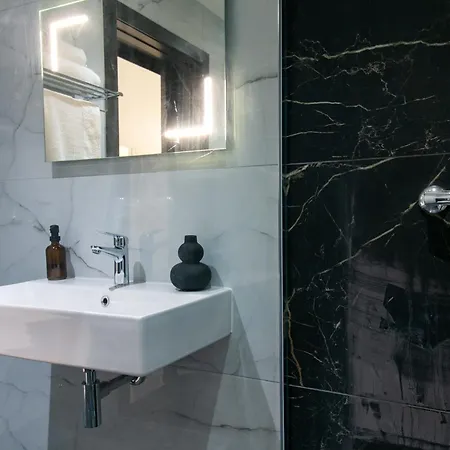 Spinola Seafront Deluxe Apartament