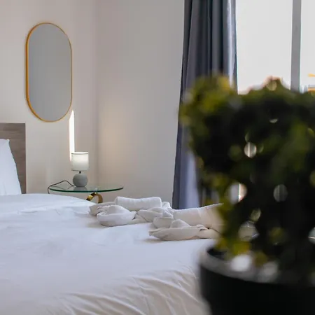 Spinola Seafront Deluxe Apartament