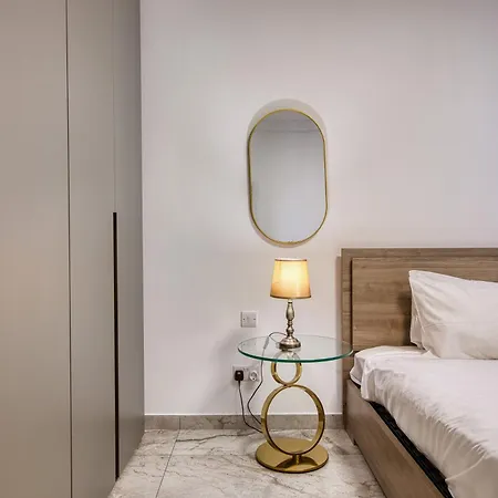 Spinola Seafront Deluxe St. Julian's