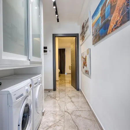 Spinola Seafront Deluxe Apartament *
