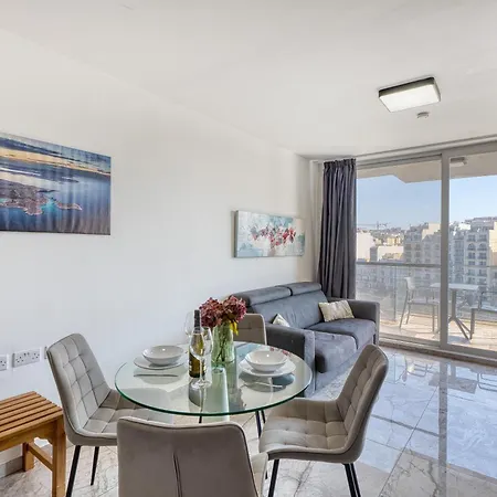 Spinola Seafront Deluxe * St. Julian's